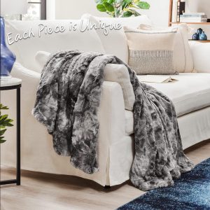 Chanasya Premium Wolf Faux Fur Throw Blanket